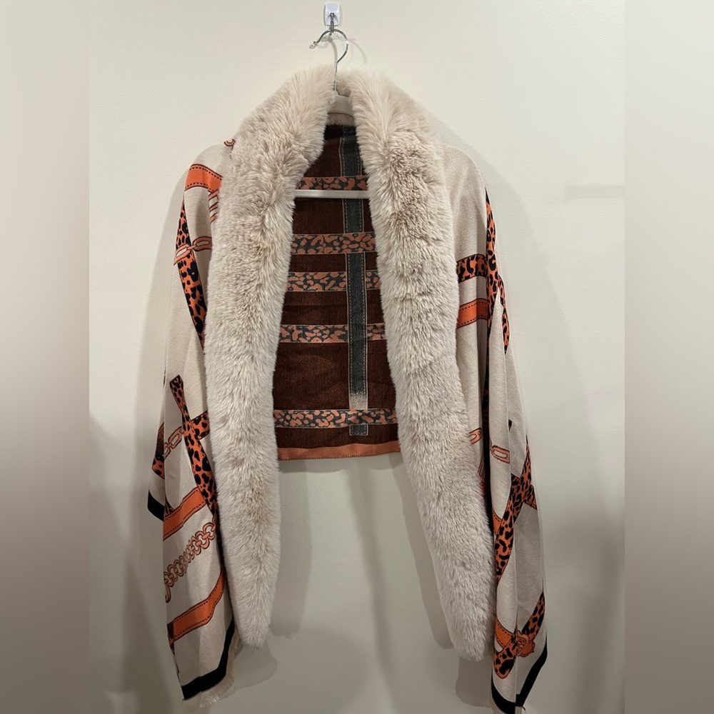 La Fiokentina Faux Fur Shawl